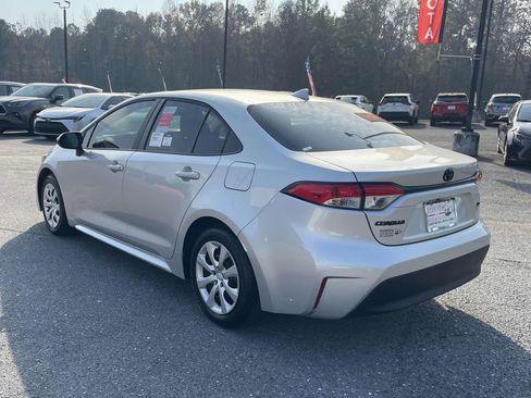 Used 2025 Toyota Corolla LE image 5