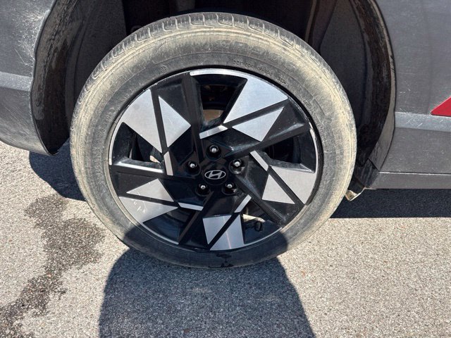 Used 2025 Hyundai Kona SEL AWD/4WD image 17