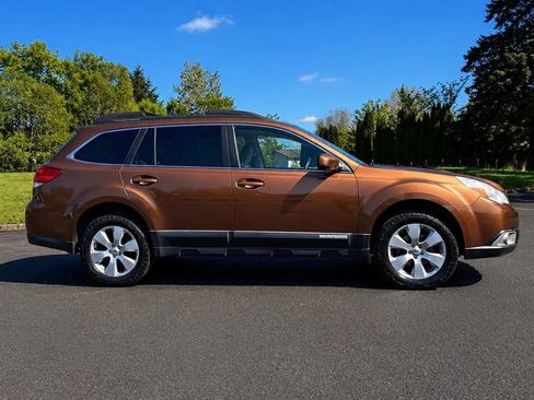 Used 2012 Subaru Outback 2.5i Limited AWD/4WD image 3