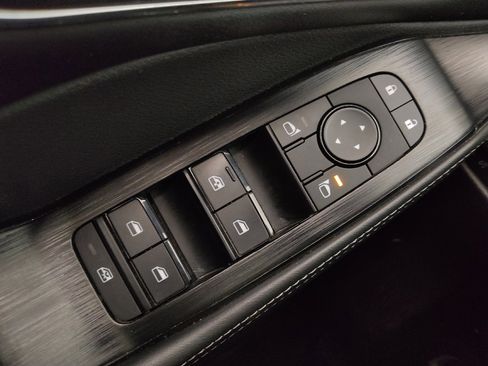 Used 2021 Nissan Rogue SV w/ Premium Package image 27