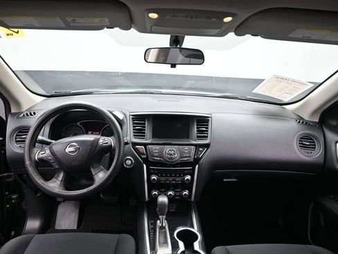 Used 2019 Nissan Pathfinder S FWD image 19