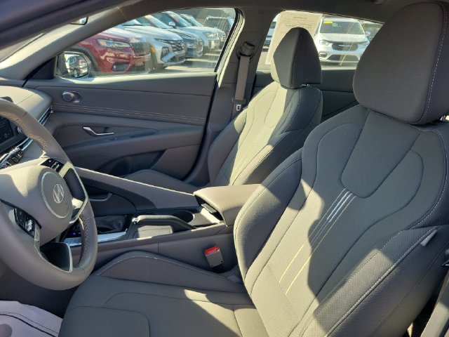 Certified 2026 Hyundai Elantra Sport FWD image 5