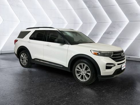 Used 2020 Ford Explorer XLT w/ Equipment Group 202A image 1
