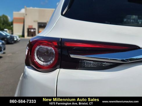 Used 2023 MAZDA CX-9 Touring image 9