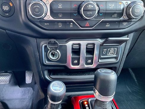 Used 2021 Jeep Wrangler Sport AWD/4WD image 17