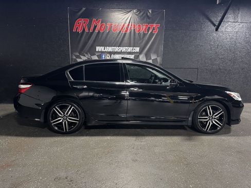 Used 2016 Honda Accord Touring image 6