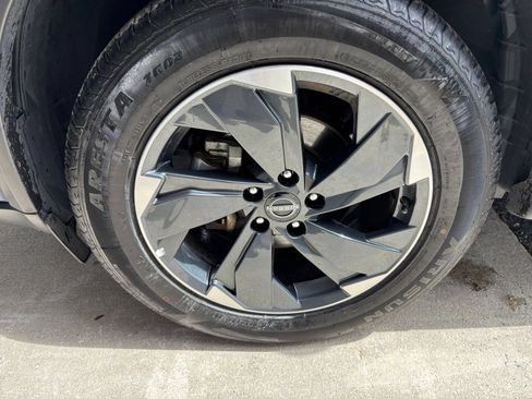Used 2025 Nissan Rogue SV AWD/4WD image 31