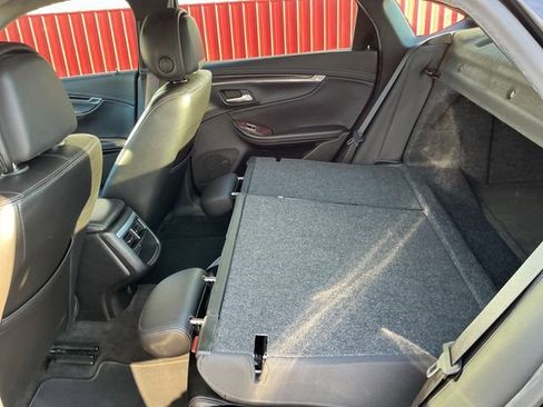 Used 2014 Chevrolet Impala LT w/ Convenience Package image 37