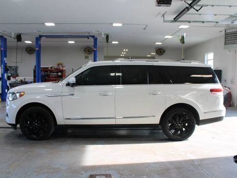 Used 2022 Lincoln Navigator L Reserve AWD/4WD image 6