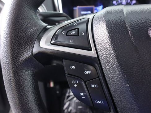 Used 2017 Ford Fusion SE FWD image 12