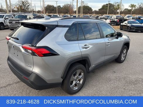 Used 2022 Toyota RAV4 LE image 5