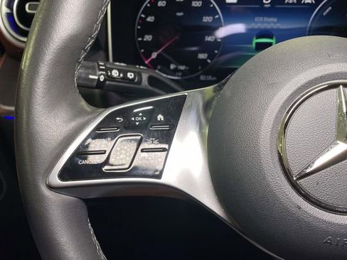 Used 2025 Mercedes-Benz GLC 350e 4MATIC image 40