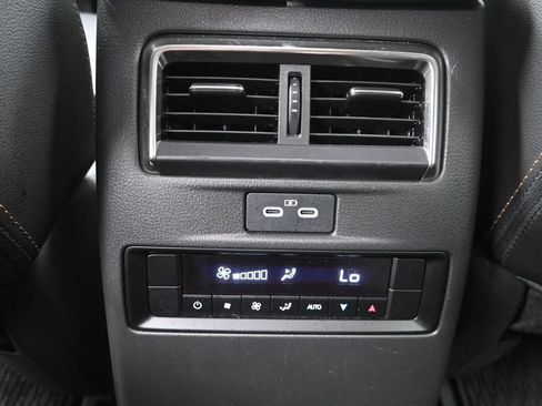 Used 2024 MAZDA CX-90 Plug-In Hybrid w/ Preferred AWD/4WD image 30