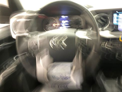 Used 2018 Toyota Tacoma Limited w/ Four Season Floor Mat Package image 27