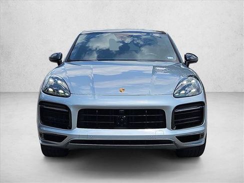 Used 2023 Porsche Cayenne GTS AWD/4WD image 2