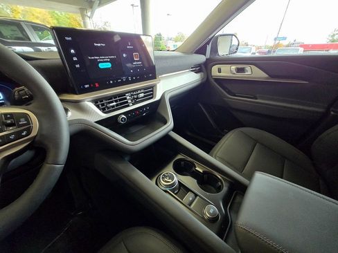 New 2026 Ford Explorer Active w/ Active Comfort Package image 18