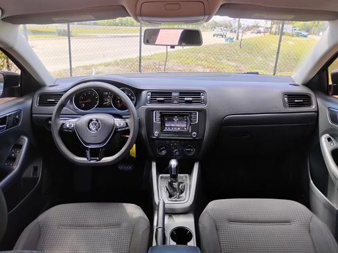 Used 2016 Volkswagen Jetta S FWD image 9
