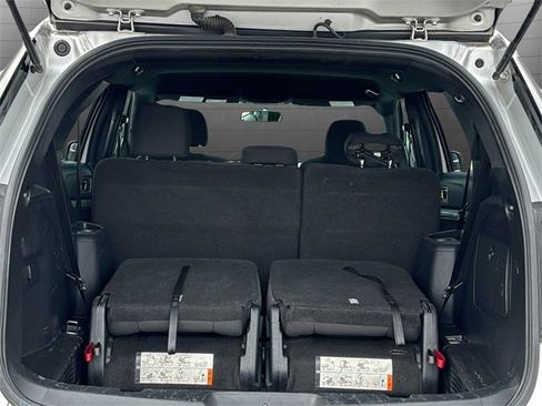 Used 2016 Ford Explorer XLT image 26