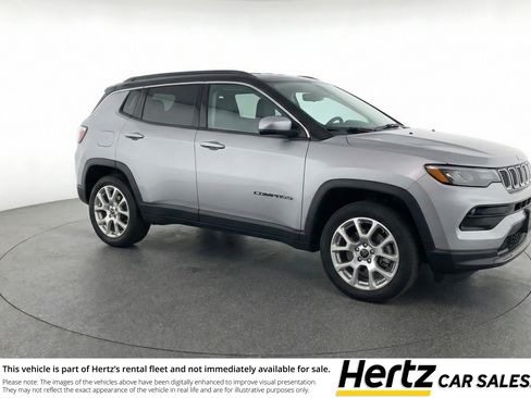 Used 2025 Jeep Compass Limited image 1