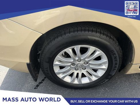 Used 2014 Toyota Sienna XLE image 11