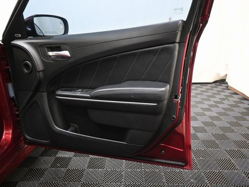 Used 2019 Dodge Charger R/T w/ Plus Group image 25