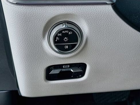 Used 2026 Mercedes-Benz C 300 Sedan image 10