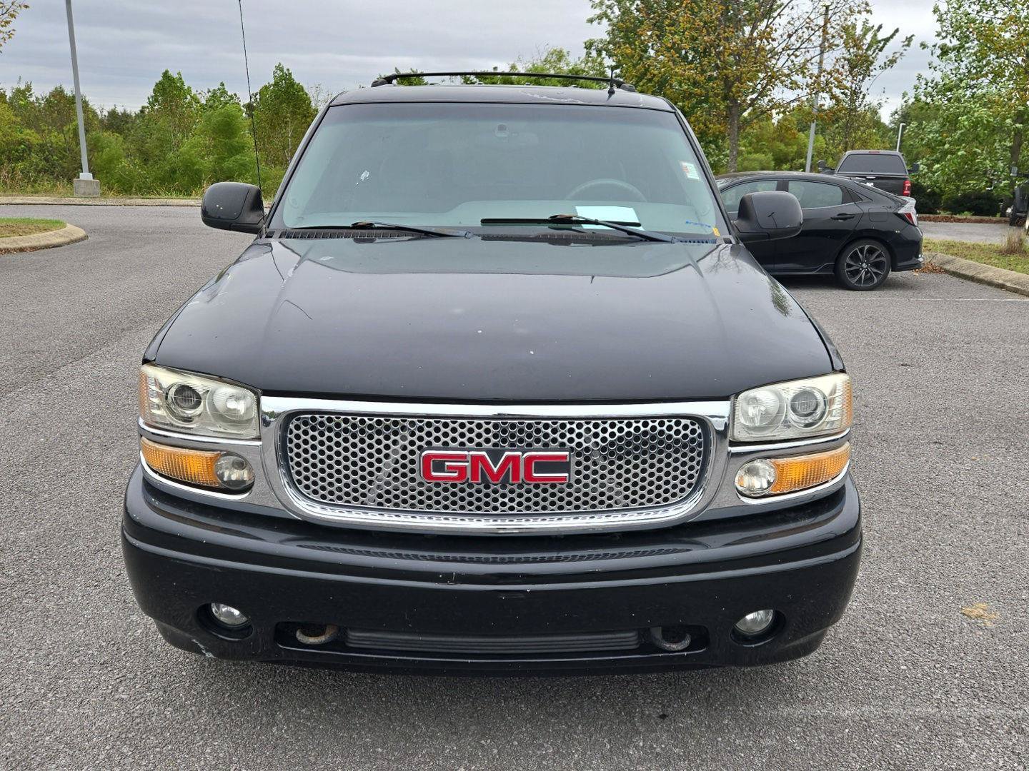 Used 2002 GMC Yukon Denali AWD/4WD image 2