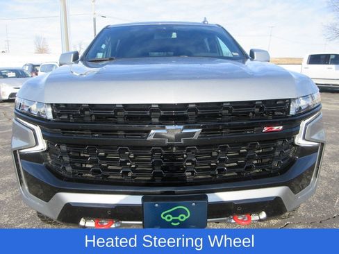 Certified 2024 Chevrolet Suburban Z71 w/ Luxury Package AWD/4WD image 8