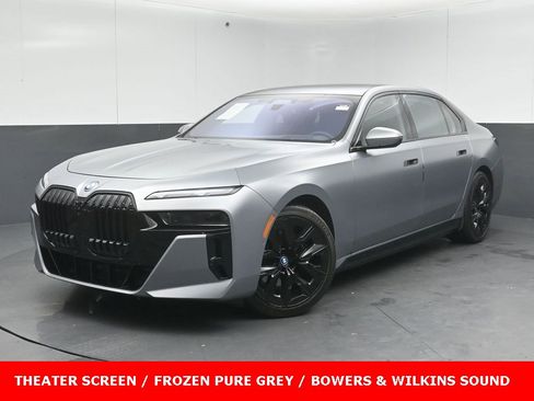 Used 2023 BMW i7 xDrive60 image 3