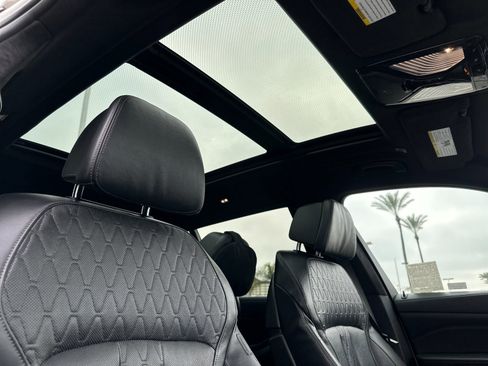 Used 2022 BMW X7 xDrive40i w/ M Sport Package image 18