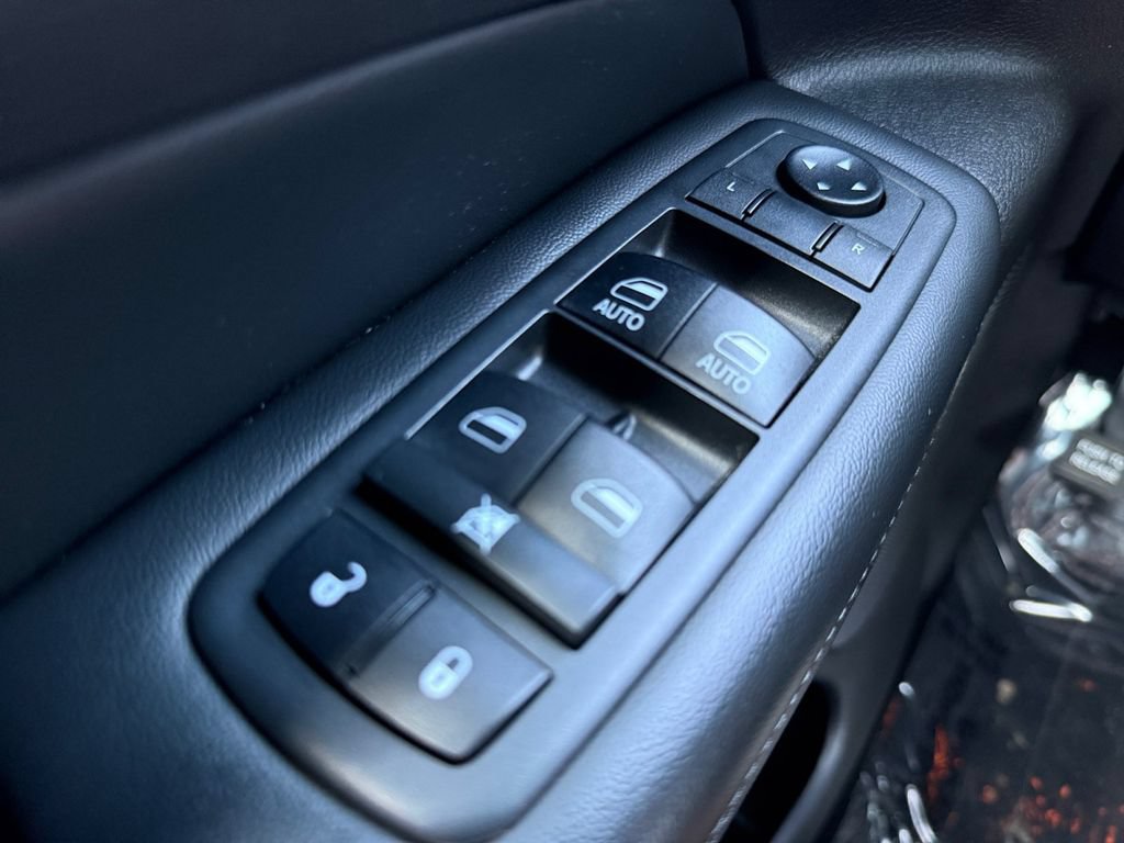 Used 2019 Jeep Grand Cherokee Limited w/ Trailer Tow Group IV AWD/4WD image 27