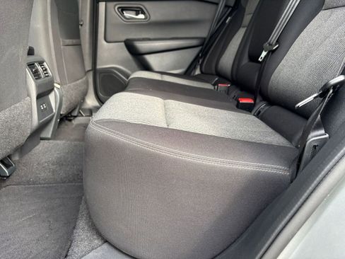 Used 2025 Nissan Rogue SV image 28