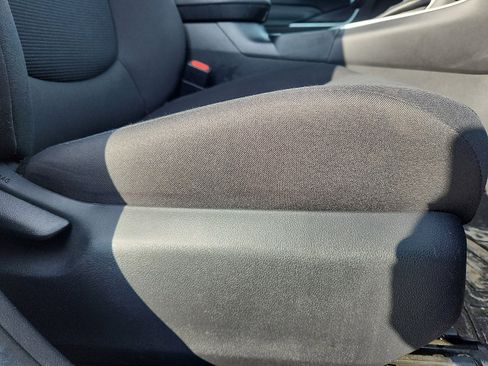 Used 2020 Toyota RAV4 LE image 33