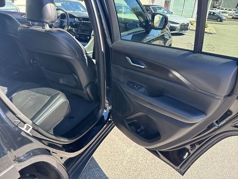 Used 2023 Jeep Grand Cherokee Altitude image 26