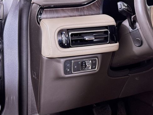 Used 2022 Lincoln Aviator Grand Touring w/ Equipment Group 301A AWD/4WD image 8
