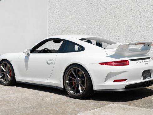 Used 2015 Porsche 911 GT3 RWD image 4