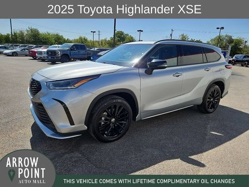 Used 2025 Toyota Highlander XSE AWD/4WD image 5