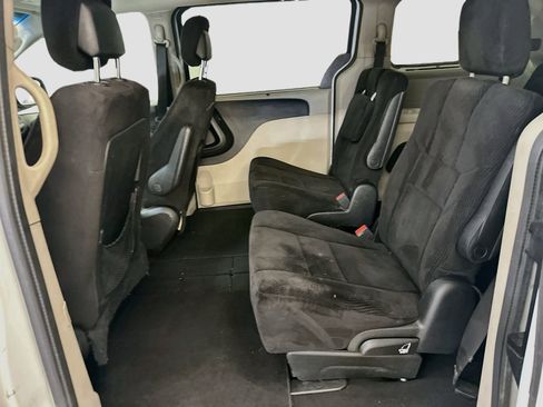 Used 2013 Dodge Grand Caravan SXT w/ Rear Park Assist Pkg FWD image 27