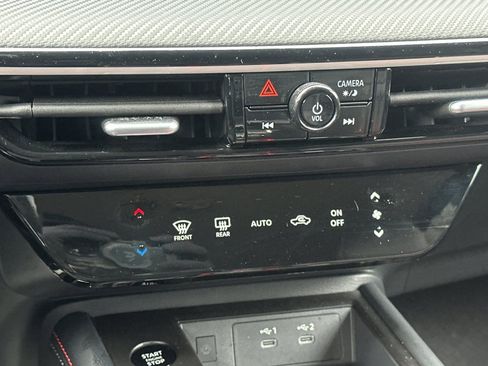 Used 2025 Nissan Kicks SR image 20