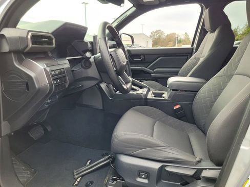 Certified 2025 Toyota Tacoma SR5 image 4