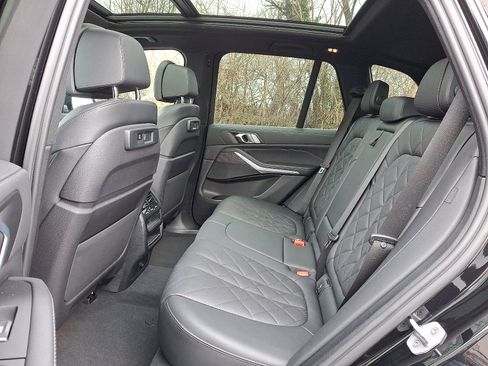 Used 2023 BMW X5 xDrive40i w/ Luxury Seating Package image 5