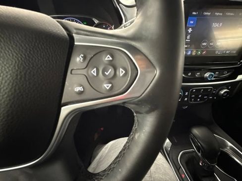 Used 2023 Chevrolet Traverse Premier FWD image 23