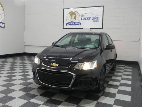 Used 2019 Chevrolet Sonic Premier FWD image 4