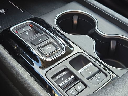 Used 2024 Honda Pilot Touring image 27