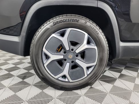 Used 2024 Rivian R1S Adventure AWD/4WD image 12