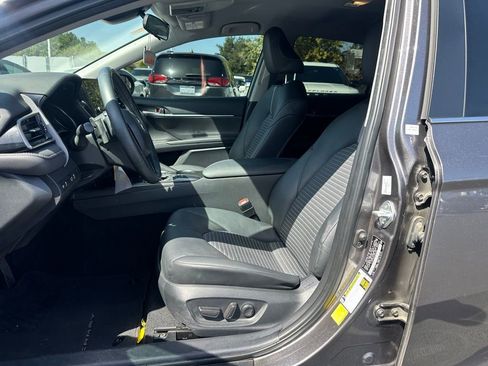 Used 2023 Toyota Camry SE image 8