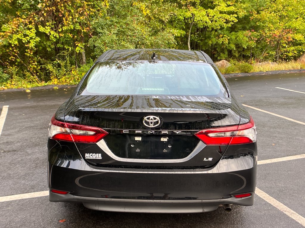 Used 2023 Toyota Camry LE FWD image 4