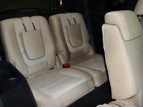 Used 2016 Ford Explorer XLT w/ Equipment Group 201A FWD image 35