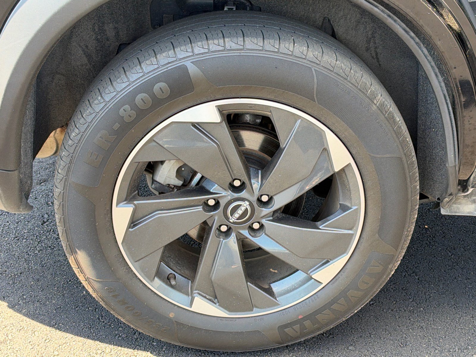 Used 2024 Nissan Rogue SV AWD/4WD image 16