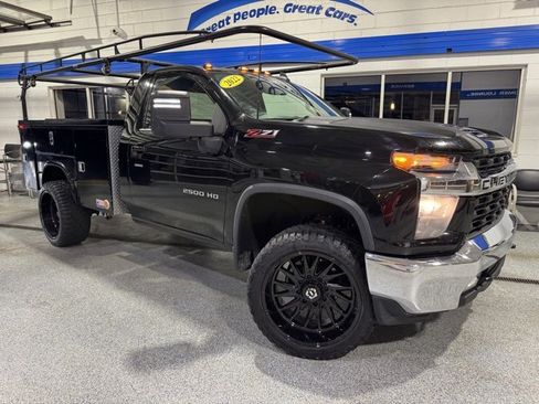 Used 2022 Chevrolet Silverado 2500 LT w/ Convenience Package image 2